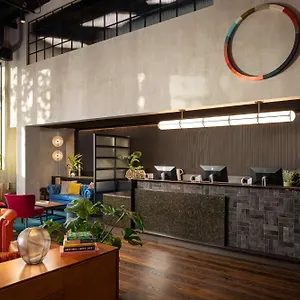 4* فندق The Gantry London, Curio Collection By Hilton
